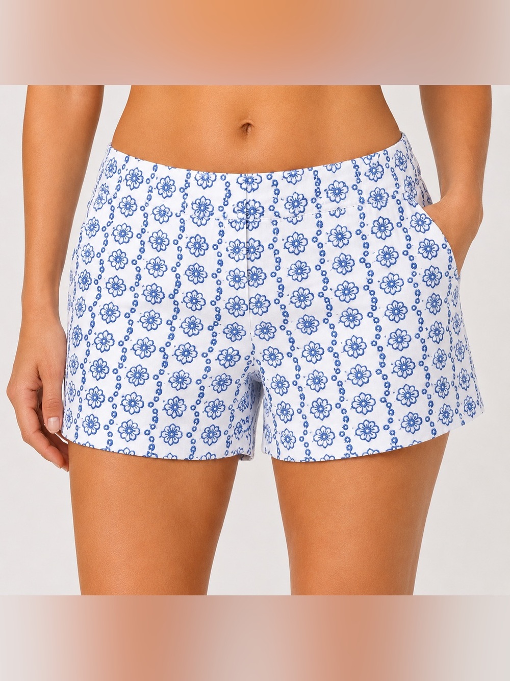Vineyard Vines White and Blue Floral Print Women’s Shorts